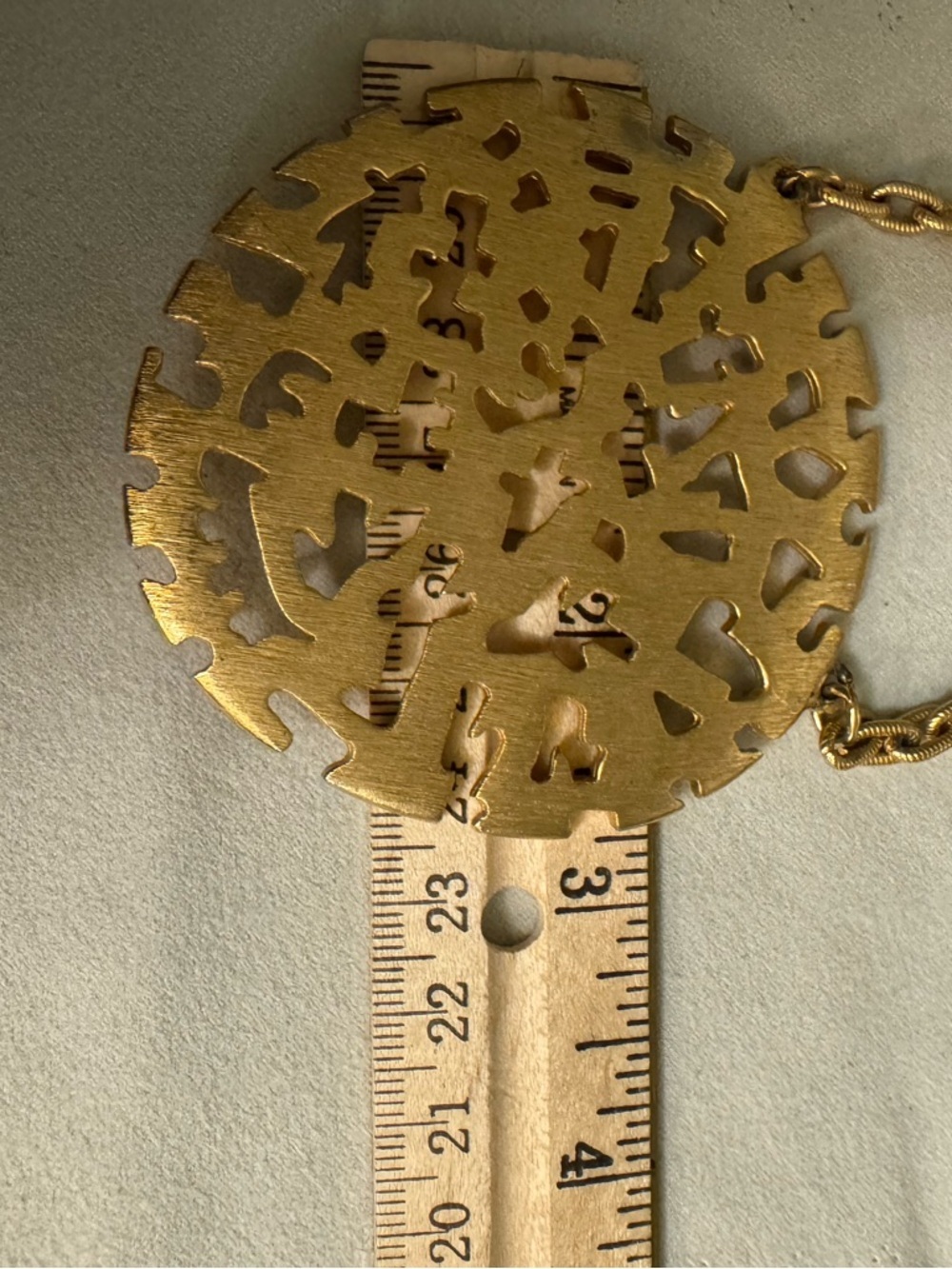 Statement Gold Cutout Pendant Chocker Style Necklace - Picture 8 of 8